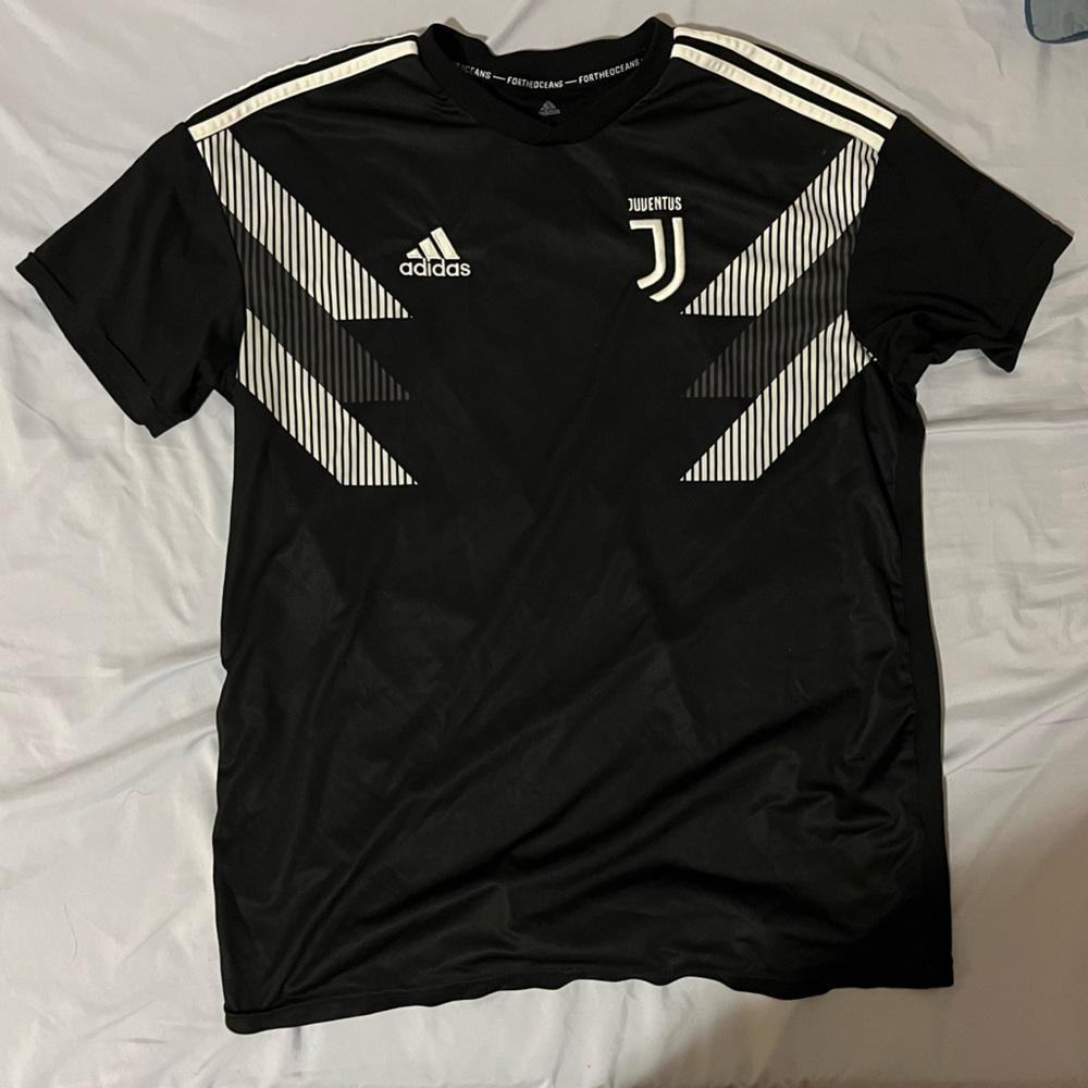 Juventus F.C 2018/19 training top